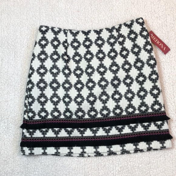 Merona Dresses & Skirts - NWT Merona skirt w fringe trim